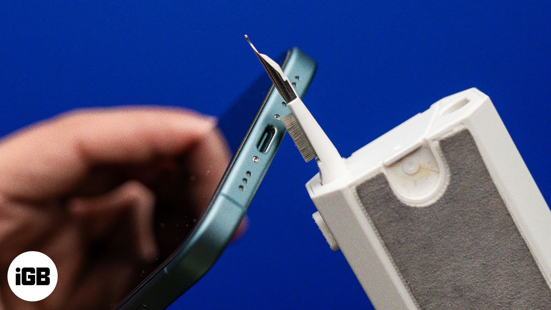 Cleaning an iPhone's charging port